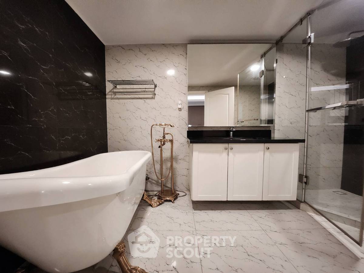 รูป คอนโด 1 ห้องนอน 68 ตร.ม. ที่ Nusa State Tower ใกล้ BTS สะพานตากสิน 400 ม. (ID 2682728) - รูปที่ 10/11