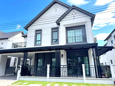 เช่าบ้านเดี่ยว สมุทรปราการ : 🏡 Hot Rental! Centro Bangna บ้านเดี่ยวหรู 4 ห้องนอน พร้อมเฟอร์ฯ เข้าอยู่ได้ทันที โทร 063-6165390