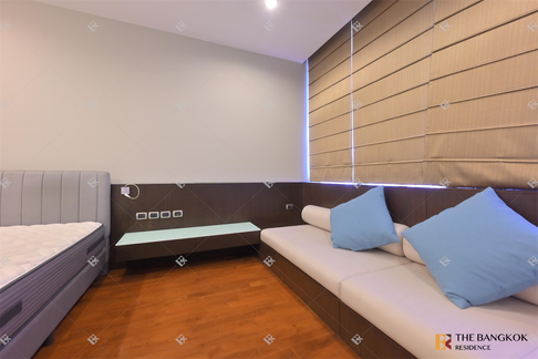 The Privilege of Luxury in an Economic Hub Location Domus 16,18 near BTS Asok