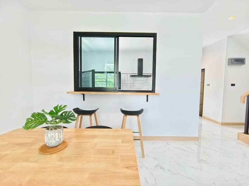 picture Two storey house for rent with 3 bedrooms,3 toilets and 1 kitchen.  - 5/15