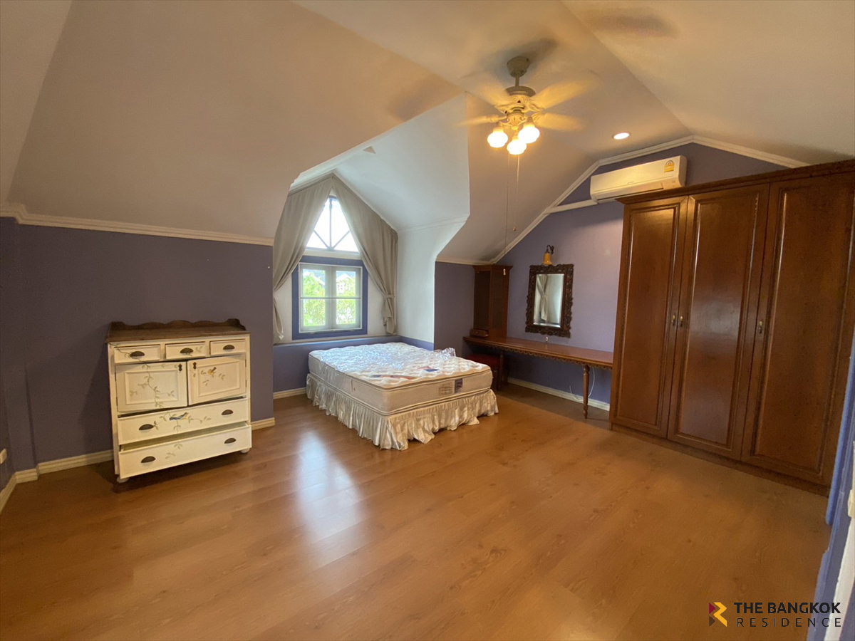 รูป บ้านให้เช่า 🏡 Fantasia Villa 2 ทาวน์โฮมหรูสไตล์ยุโรป ใกล้ BTS แบริ่ง เพียง 400 ม. 4นอน 240 ตร.ม. 75k 💼 หลังมุม วิวสวนและสระว่ายน้ำ พร้อมเฟอร์ฯ ครบ  - รูปที่ 7/14