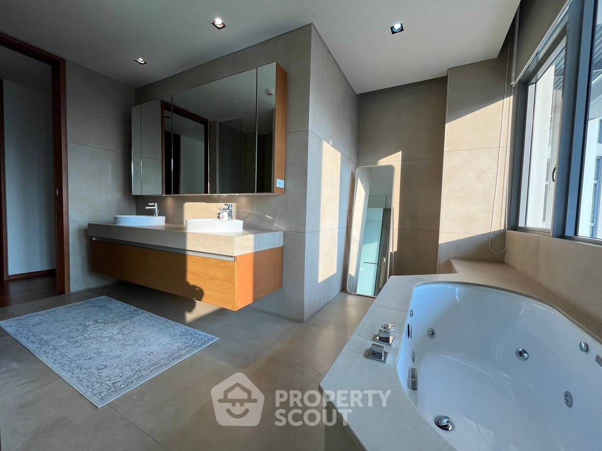 picture 3-BR 240 Sqm Condo, The Sukhothai Residences, 18th Floor MRT Lumphini (ID 1865362) - 5/11