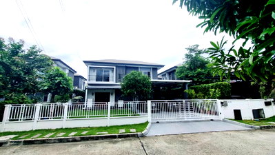 Houses for sale Bangkok : Sale The Centro Watcharaphol 76.5 