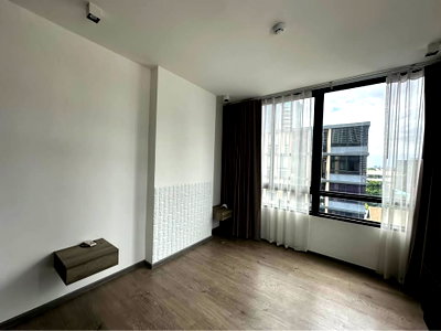 Condos for rent : 🏡 Rara LYSS Ratchayothin! ✨ 60 sq.m. 🪑 Unfurnished – perfect for decorating in your own style. 🚆  Near  BTS Phahon Yothin 24 Station.