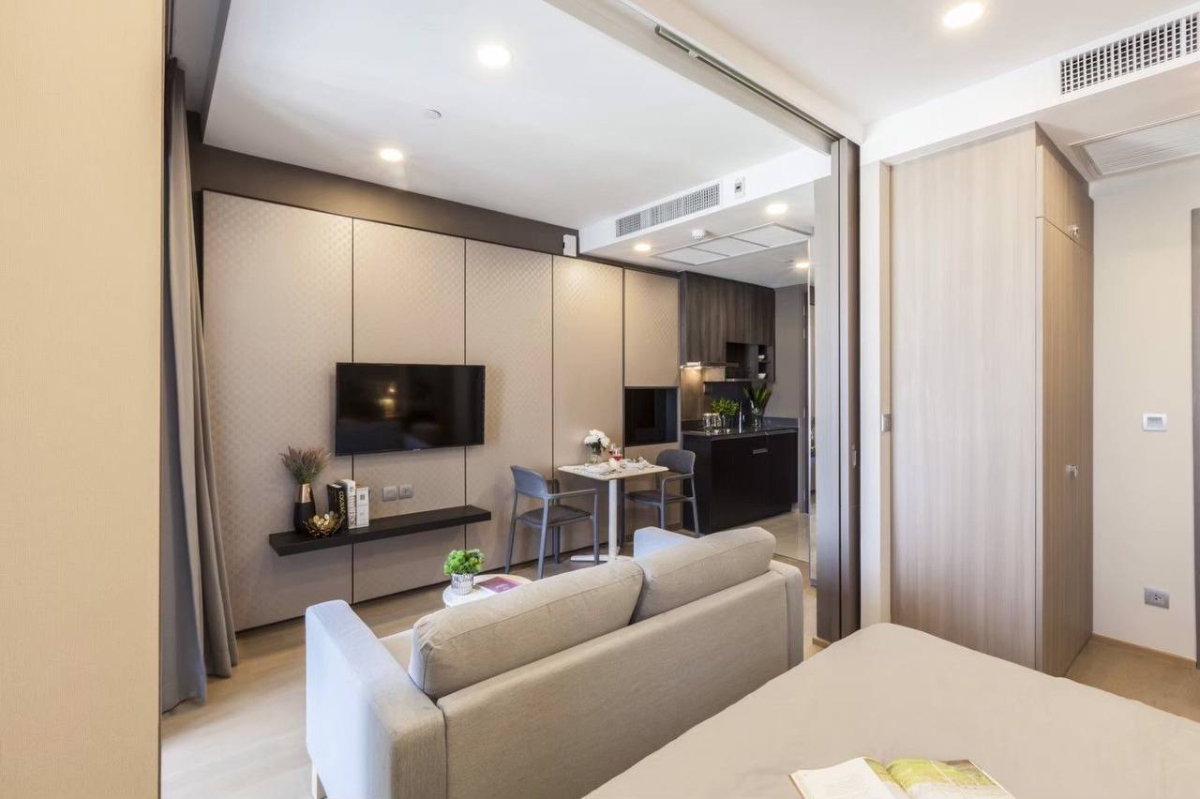 รูป Ashton Chula Silom【𝐒𝐄𝐋𝐋 & 𝐑𝐄𝐍𝐓】🔥 ห้องแต่งสวยหรูระดับพรีเมียม คุมโทนอุ่น เฟอร์ครบ ฟังก์ชันลงตัว ทำเลทองสามย่าน🔥 ติดต่อไลน์ไอดี: @hacondo - รูปที่ 5/7