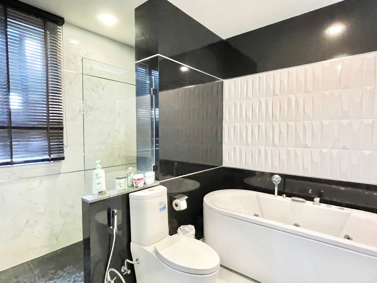 รูป *HOT*ขายบ้านเดี่ยว 3 ชั้น The Gallery House Pattern เดอะ แกลเลอรี่ เฮ้าส์ แพทเทิร์น 4นอน 5น้ำ 57ตรว. ต่อเติมแล้ววัสดุเกรดพรีเมี่ยม แปลงมุม สงบ!!!! - รูปที่ 27/28