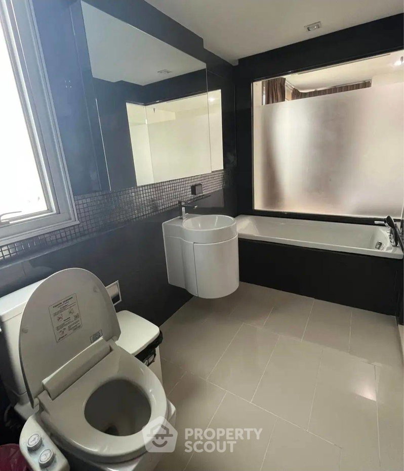 รูป คอนโด 2-ห้องนอน ที่ ริธึ่ม สุขุมวิท 50 ใกล้ BTS อ่อนนุช (ID 3038506) - รูปที่ 7/10