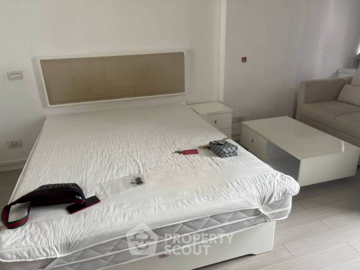 picture Well-Priced 1-BR 29 Sqm At T.C. Green Rama 9, MRT Phra Ram 9 (ID 3004717) - 10/10