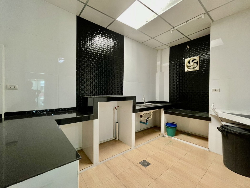 รูป ให้ เช่า อาคารพาณิชย์ The Regent Street Village  170 ตรม 16 ตรว - รูปที่ 5/12