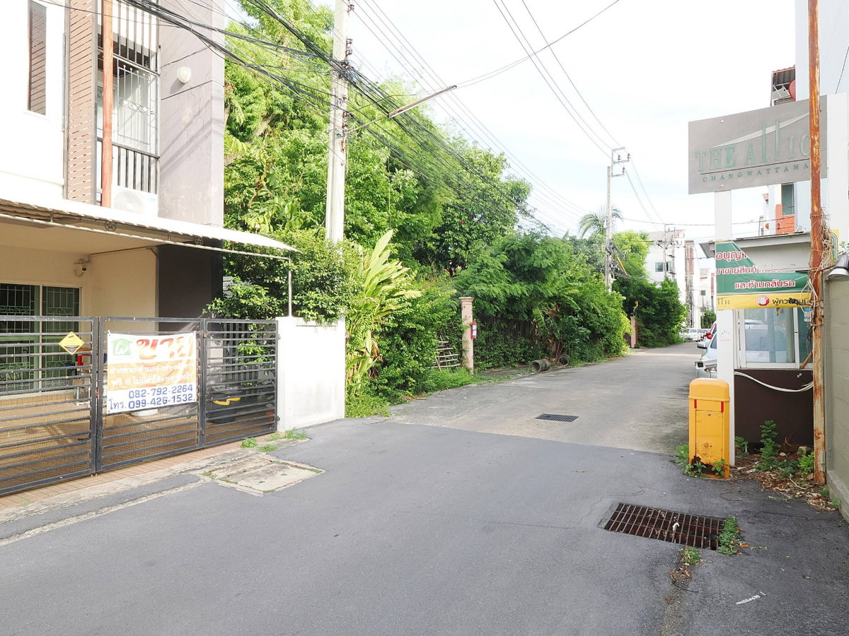 รูป ขายราคาพิเศษ ทาวน์โฮม 3.5 ชั้น ม.ดิแอททิค ขนาด 23.1 ตร.ว. 5 ห้องนอน 3 ห้องน้ำ บ้านสไตล์โมเดิล ทำเลหลังริม ต้นโครงการ รีโนเวทใหม่ทั้งหลัง [แจ้งวัฒนะ] - รูปที่ 62/64