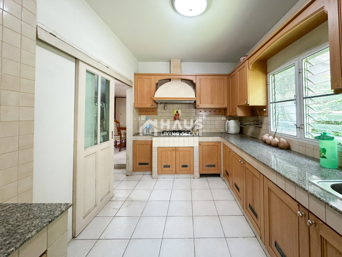 picture Pruekpirom Regent Pinklao / 4 Bedrooms #HBGY014 - 11/20