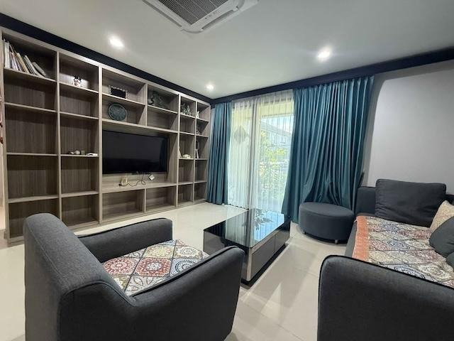 รูป MHR181 ให้เช่าบ้านเดี่ยวพรีเมียม เศรษฐสิริ กรุงเทพกรีฑา 2 ขนาด 4 ห้องนอน พร้อมห้องแม่บ้าน มี EV Charger จอดรถได้ 3 คัน  - รูปที่ 4/12
