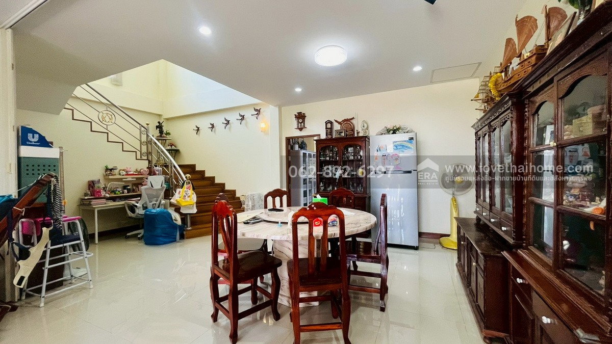 รูป ขายด่วน! บ้านหรูหลังใหม่ 2 ชั้น ทำเลทองกรับใหม่-บ้านโป่ง ราชบุรี ขนาด 3 ไร่ 1 งาน 42.8 ตรว. ขายเพียง 12.9 ล้านบาทเท่านั้น!  - รูปที่ 2/16