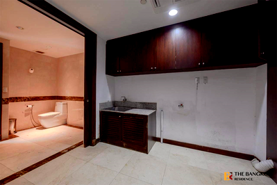 Condos for sale : Ultimate Luxury Lifestyle with Convenience Las Colinas Condo near MRT Sukhumvit Station