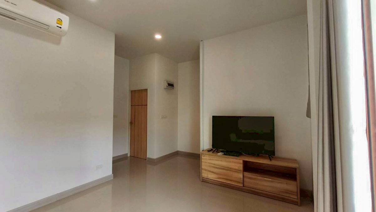 picture Single storey house for rent. with 3 bedrooms, 3 bathrooms. - 3/17