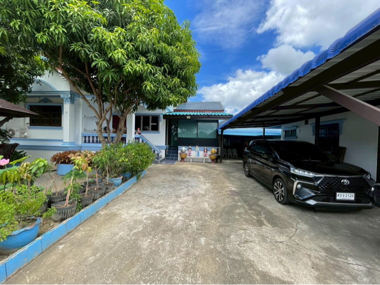 รูป 🏡 ขายบ้านเดี่ยวพร้อมบ้านพักแยก เนื้อที่ 141 ตร.ว. ทำเลดี ใจกลางเมืองกาญจนบุรี ใกล้สะพานแม่น้ำแควเพียง 2.6 กม. - รูปที่ 7/16