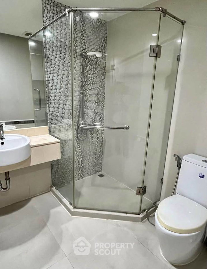 picture Well-Priced 1-BR 45 Sqm At The Rajdamri, 100m To BTS Ratchadamri (ID 3036099) - 8/12