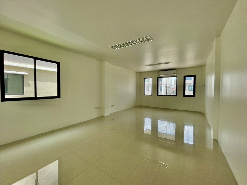 รูป ให้ เช่า อาคารพาณิชย์ The Regent Street Village  170 ตรม 16 ตรว - รูปที่ 8/12
