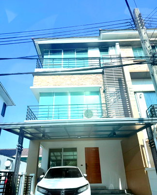 ทาวน์โฮม ถนนศรีนครินทร์ : ขาย ทาวน์โฮม Town Plus หัวหมาก 22.9 ตร.วา 3 ชั้น 3 ห้องนอน เหมือนใหม่ รีโนเวททั้งหลัง พร้อมเข้าอยู่