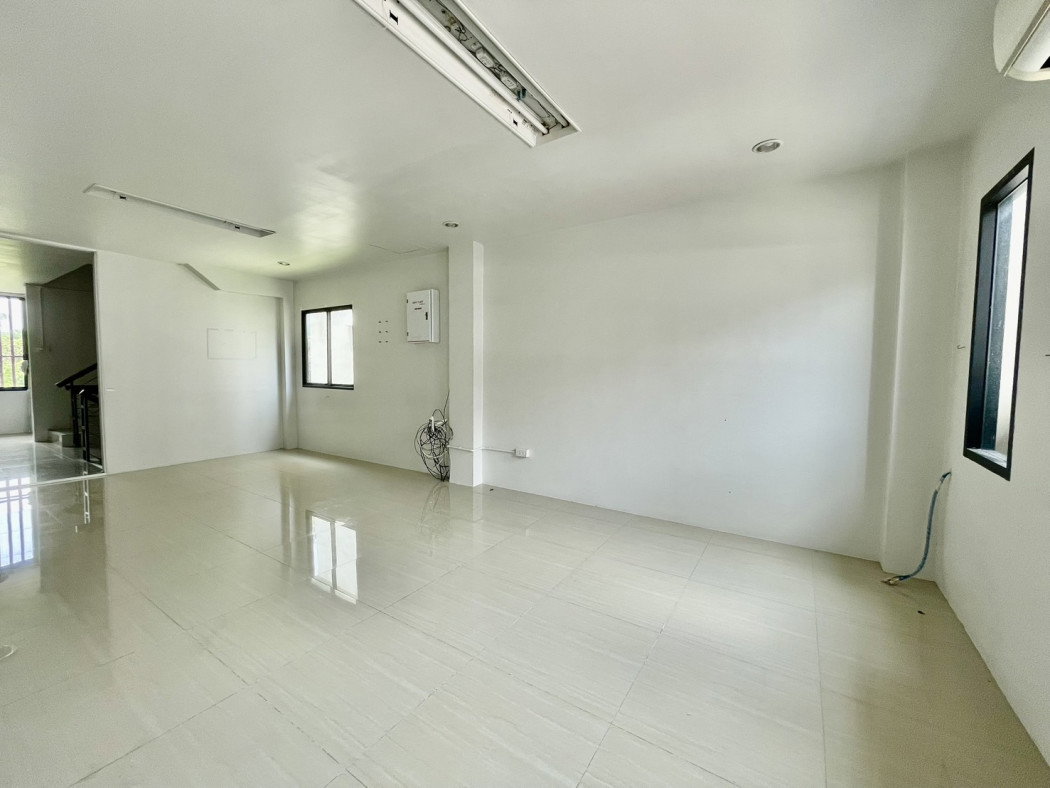 รูป ให้ เช่า อาคารพาณิชย์ The Regent Street Village  170 ตรม 16 ตรว - รูปที่ 9/12
