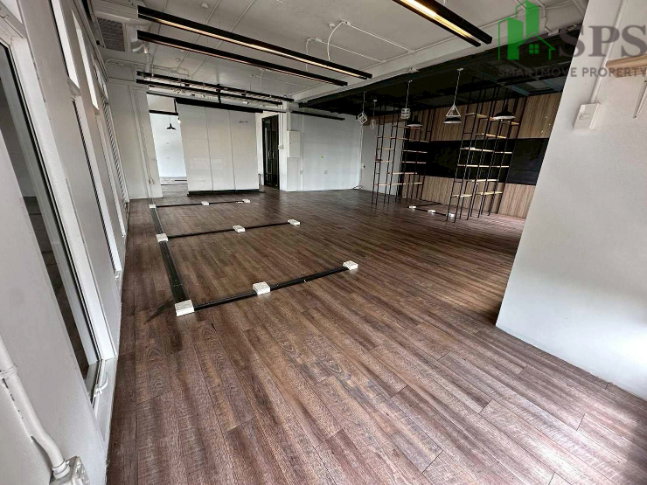 รูป พื้นที่สำนักงาน ให้เช่า ทำเลเอกมัย ตกแต่งพร้อมใช้งาน สามารถย้ายเข้าได้ทันที (SPSJP438) - รูปที่ 3/6