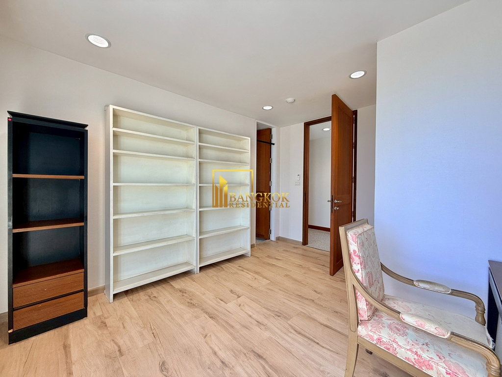 รูป Remarkable 4 Bedroom Duplex Penthouse in Phrom Phong Area - BR21452AP - รูปที่ 27/56