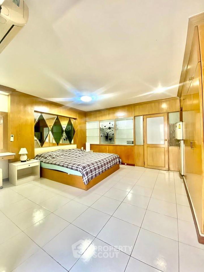 picture 1-BR Condo at Rin House Condominium near MRT Sukhumvit (ID 3035984) - 1/19