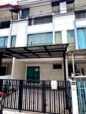 Townhouses for rent Central Plaza Bang Na : 3-story townhome for rent, The Private Sukhumvit-Bang Chak | near BTS Bang Chak, ready to move in (TH6909)