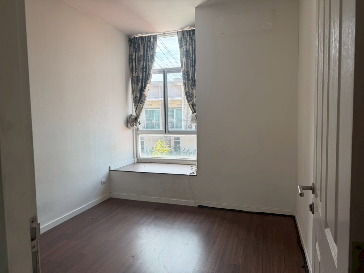 picture Habitown Fold Tiwanon-Chaengwattana Townhouse - 8/10
