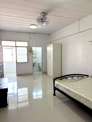 ขายคอนโด : 🔥ขายคอนโดราคาคุ้ม ✅ บวรคอนโด Bavorn Condo ใกล้ BTS สายหยุด