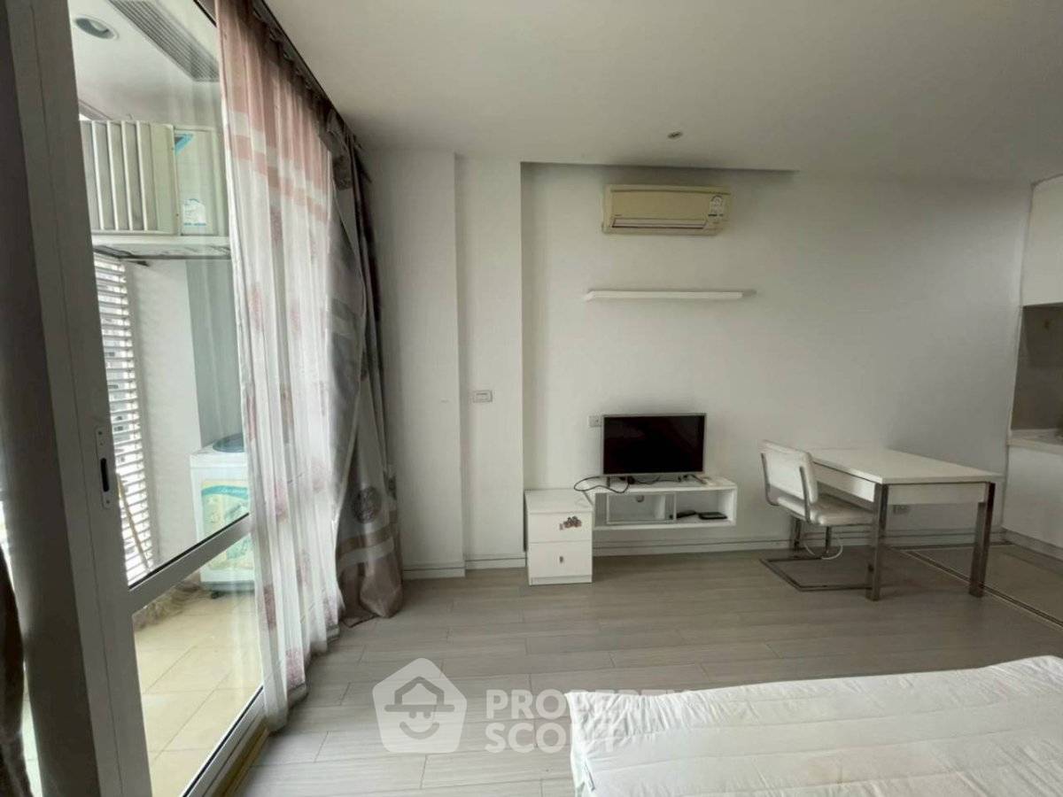 picture Well-Priced 1-BR 29 Sqm At T.C. Green Rama 9, MRT Phra Ram 9 (ID 3004717) - 7/10