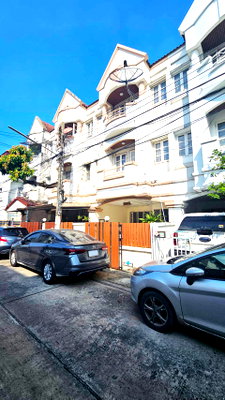 Townhouses for sale Social Security Office Bangkok Head office : 3-Story Townhouse for Sale - Baan Suan Klang Muang, Soi Pibulsongkram 22