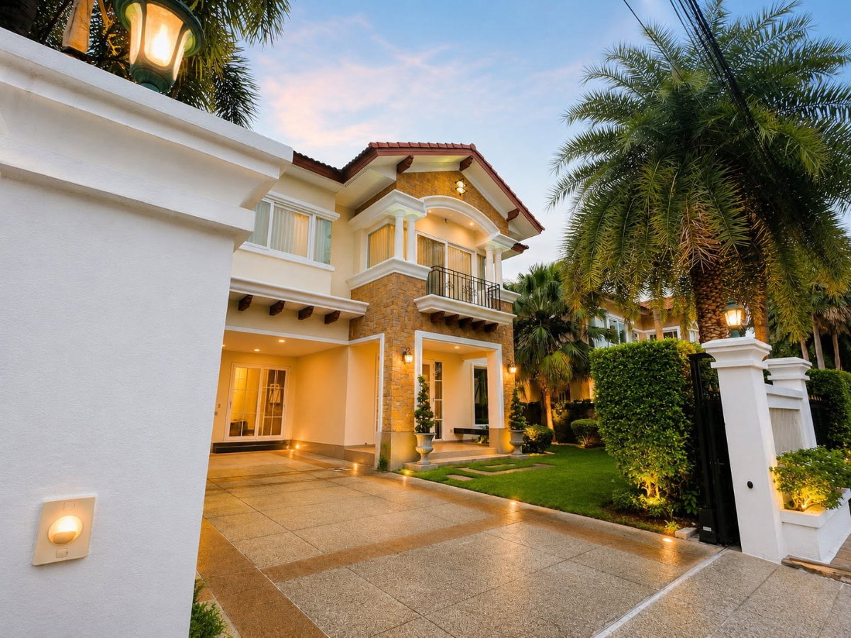 รูป บ้านหรู พร้อมอยู่ ใกล้สนามบินเชียงใหม่ เพียง 5 นาที ใกล้โรงเรียนนานาชาติหลายแห่ง  - รูปที่ 1/11