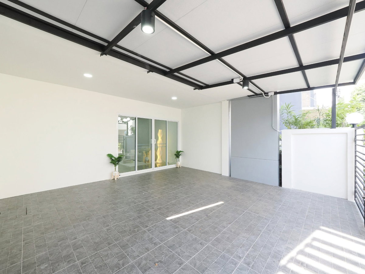รูป ขายราคาพิเศษ ทาวน์โฮม 3.5 ชั้น ม.ดิแอททิค ขนาด 23.1 ตร.ว. 5 ห้องนอน 3 ห้องน้ำ บ้านสไตล์โมเดิล ทำเลหลังริม ต้นโครงการ รีโนเวทใหม่ทั้งหลัง [แจ้งวัฒนะ] - รูปที่ 7/64