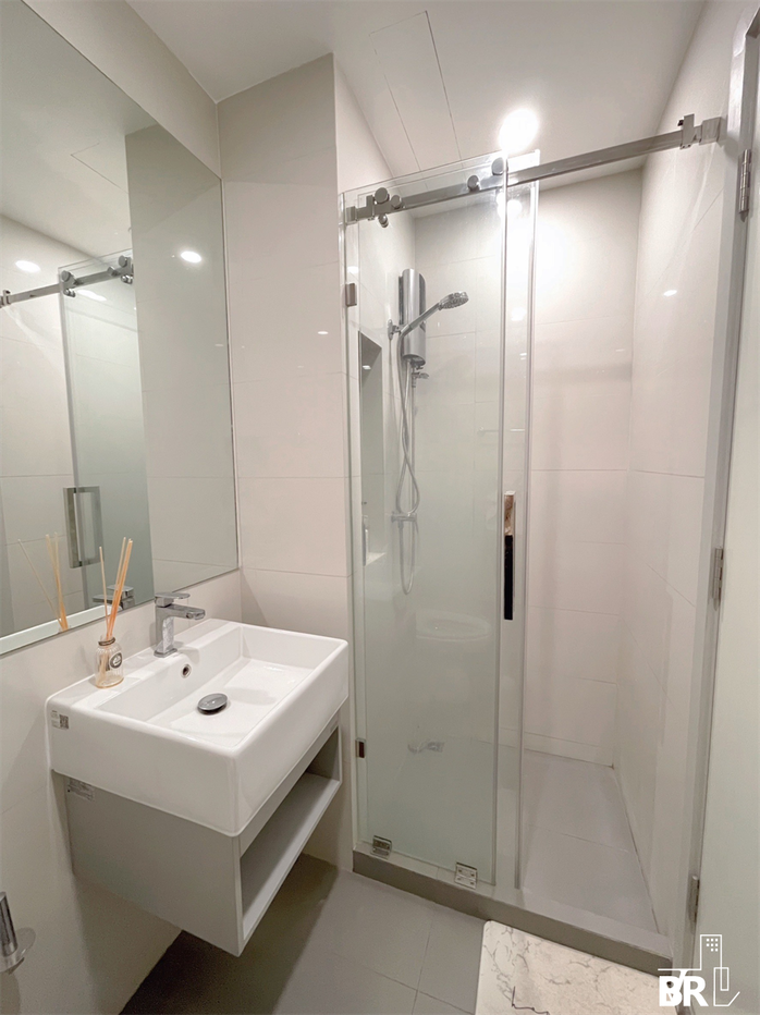 picture KnightsBridge Prime Sathorn  Move-in Ready, Just Bring Your Stuff - 3/10