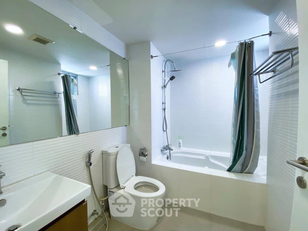 picture 2-BR Condo In 39 Suites, 65 Sqm Near BTS Phrom Phong (ID 1985283) - 7/15