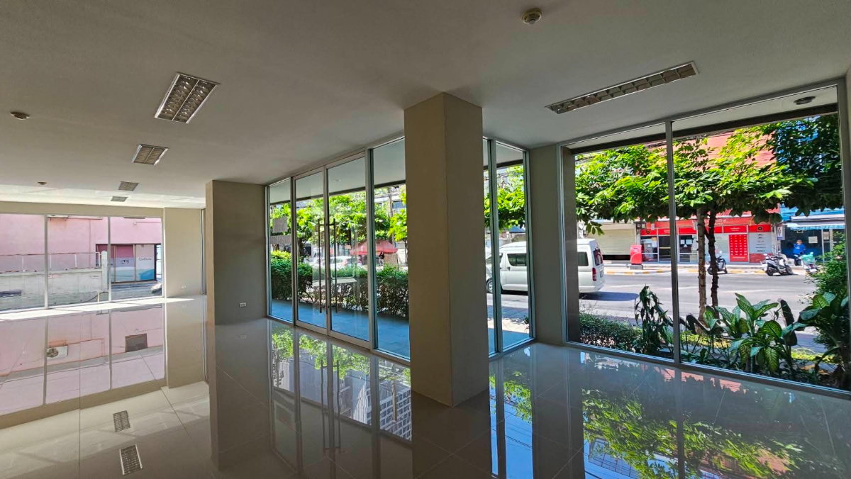 รูป ให้เช่าพื้นที่อาคารริมถนนประดิพัทธ์ - รูปที่ 12/13