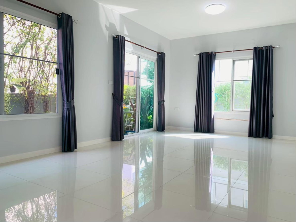 รูป ขายบ้านเดี่ยว 2 ชั้น โครงการ Villaggio Pinklao–Salaya ทำเลดี ราคาพิเศษ - รูปที่ 3/13