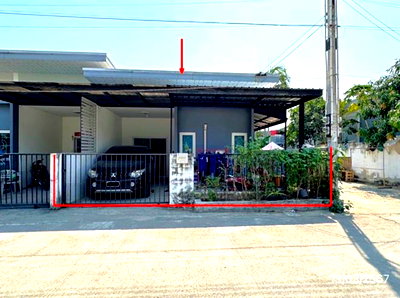 Townhouses for sale Hemaraj Chonburi Industrial Estate : TOWN HOUSE 27.9 Sq.w. Pluak Daeng Rayong for 1.8M