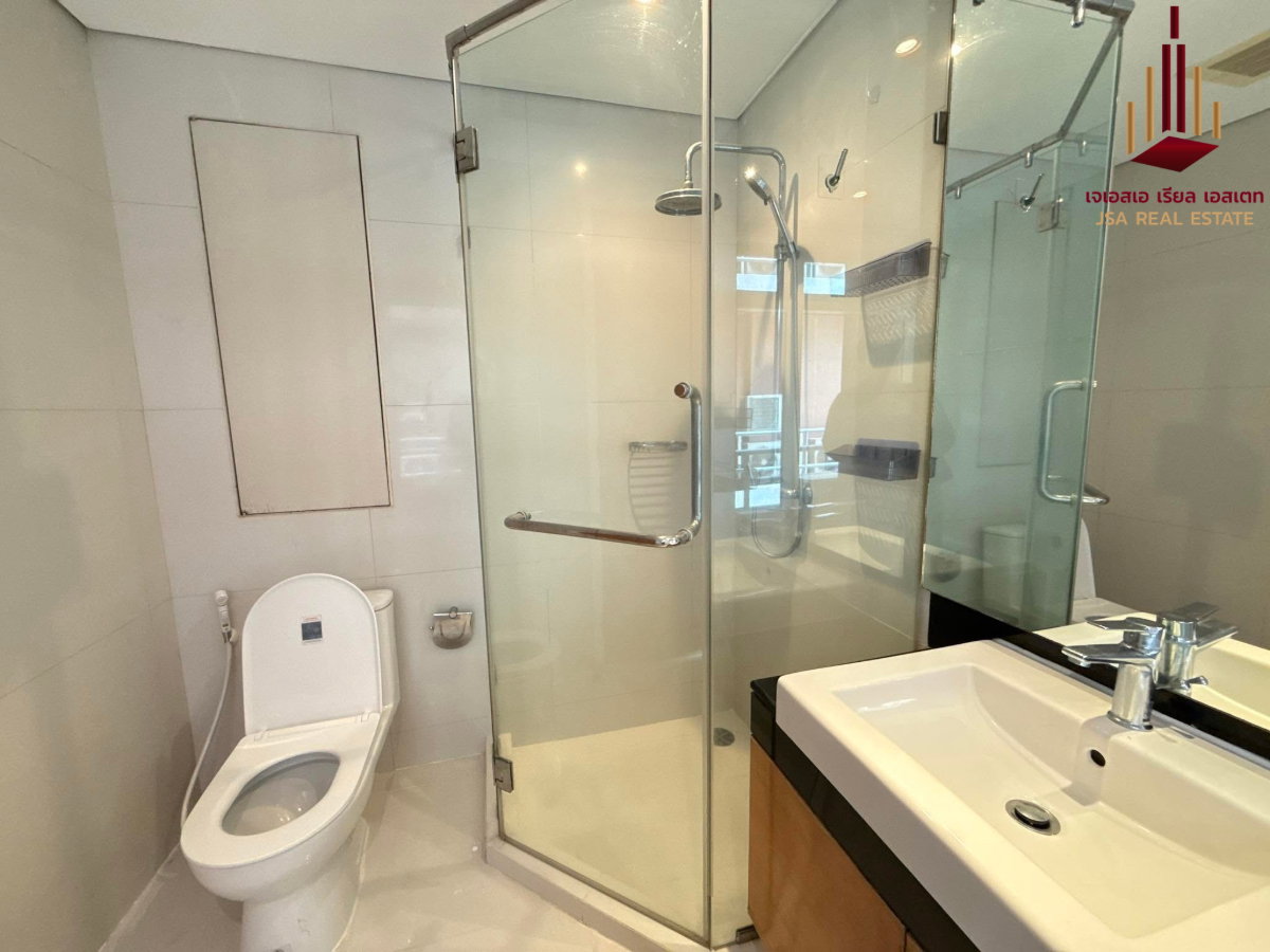 picture ✨ For Sale: Fullerton Sukhumvit Condo ✨   💰 Only 16,990,000 THB - 9/10