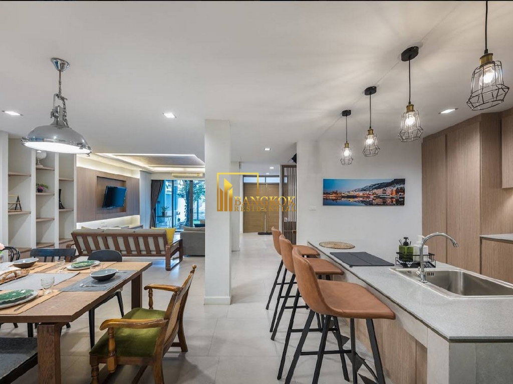 รูป Beautifully Renovated 3 Bed Townhouse For Rent in Ekkamai - BR8807TH - รูปที่ 4/13