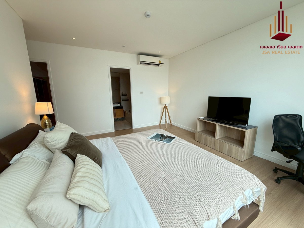 picture ✨ For Sale: Fullerton Sukhumvit Condo ✨   💰 Only 16,990,000 THB - 6/10