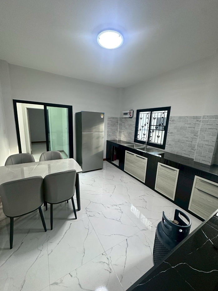 รูป บ้านใหม่ ให้เช่า อยู่ในตัวเมืองเดินทางสะดวก - รูปที่ 12/29