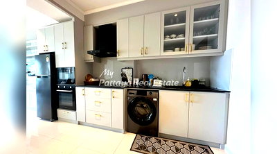 Condos for sale : 🛏️ Studio - 🛁 1 Bath - 🏙️ Sea View - 🇹🇭 COMPANY name - 🏢 View Talay 5 Jomtien Condominium Beach - Ref: VT5D22