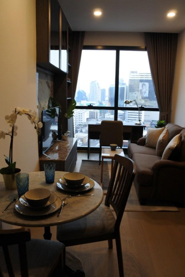 รูป Ashton Chula Silom【𝐒𝐄𝐋𝐋 & 𝐑𝐄𝐍𝐓】🔥 ห้องแต่งหรู โทนสีน้ำตาล เฟอร์ครบ พร้อมวิวพาโนรามา ใกล้MRTสามย่าน🔥 ติดต่อไลน์ไอดี: @hacondo - รูปที่ 5/7