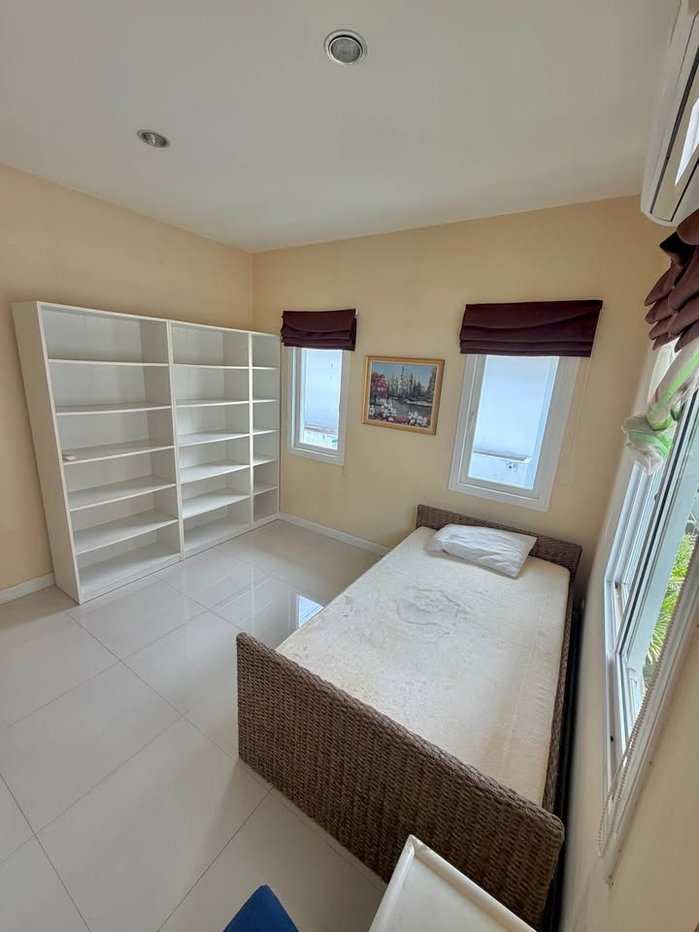 picture Two-Storey Detached House for Rent - 13/19