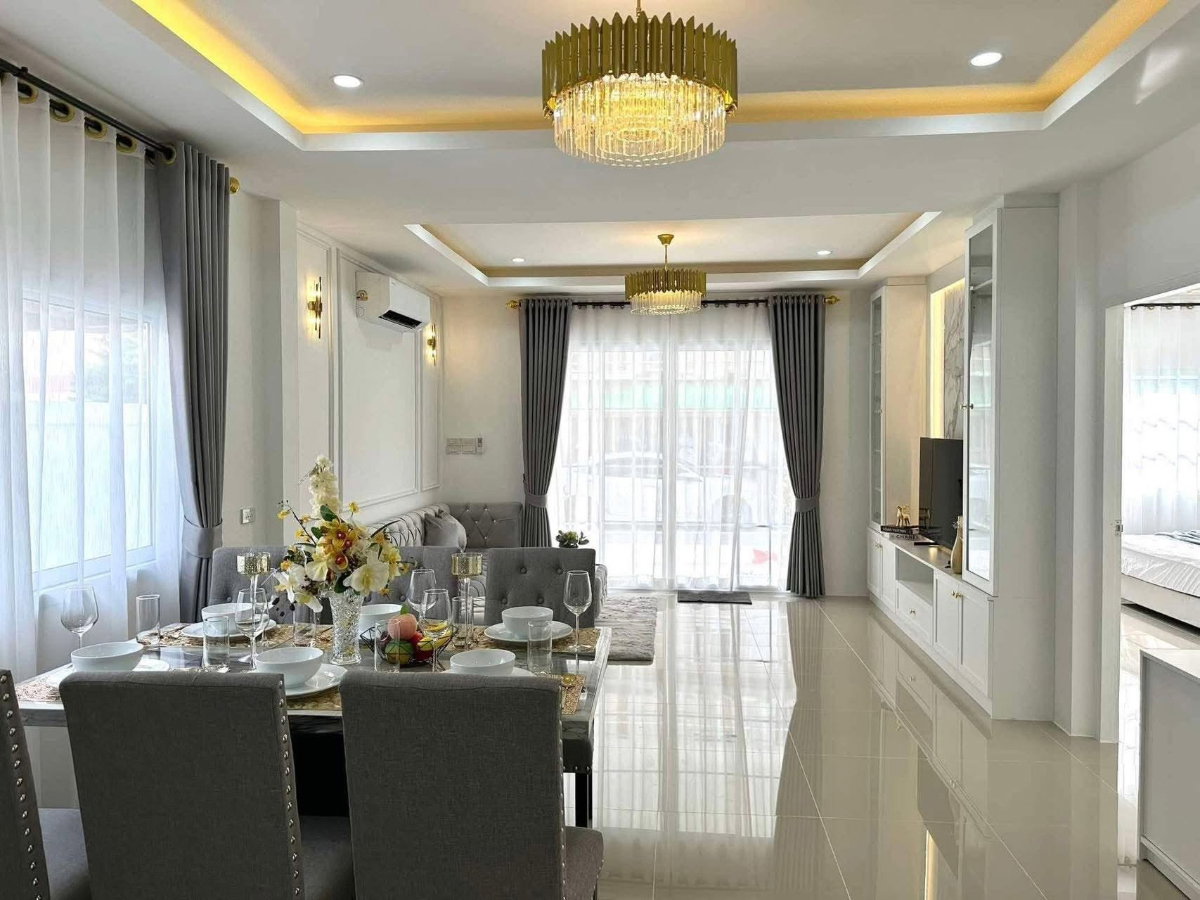 รูป ขายบ้านเดี่ยวสไตล์โมเดิร์น โซนพัทยาตะวันออก พร้อมอยู่ - รูปที่ 2/12