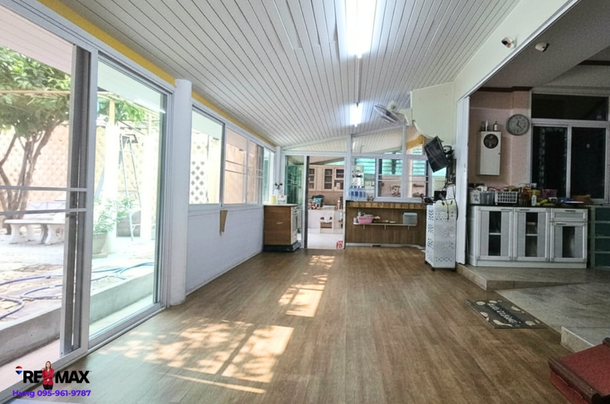 รูป ขาย บ้านเดี่ยวสร้างกับ โมเดิร์นโฮม มีแปลนบ้าน 128 ตร.วา เอกชัย 10/1 บ้านหลังใหญ่ สภาพดี ขายเพียง 6.45 ล้านบาท เข้าซอยเพียง 500 ม. เดินทางสะดวก - รูปที่ 9/17