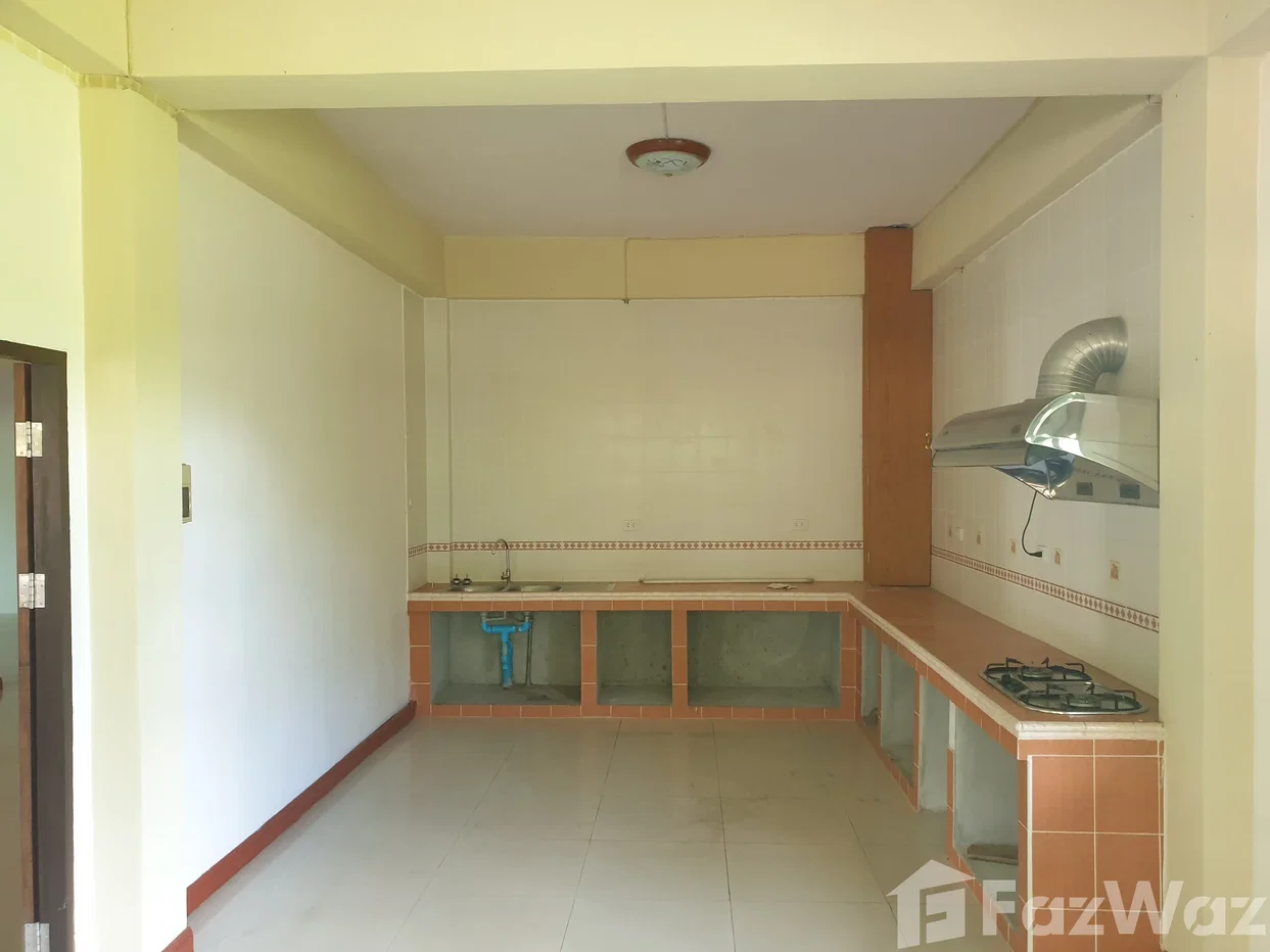 รูป หลังเเรกใกล้ป้อมยามทางเข้าออกหมู่บ้าน 2015288 - รูปที่ 51/66