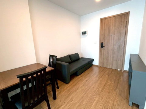 New Room Condo for rent The Livin Ramkhamhaeng 29nd floor 32 sq.m Near The Mall Bangkapi